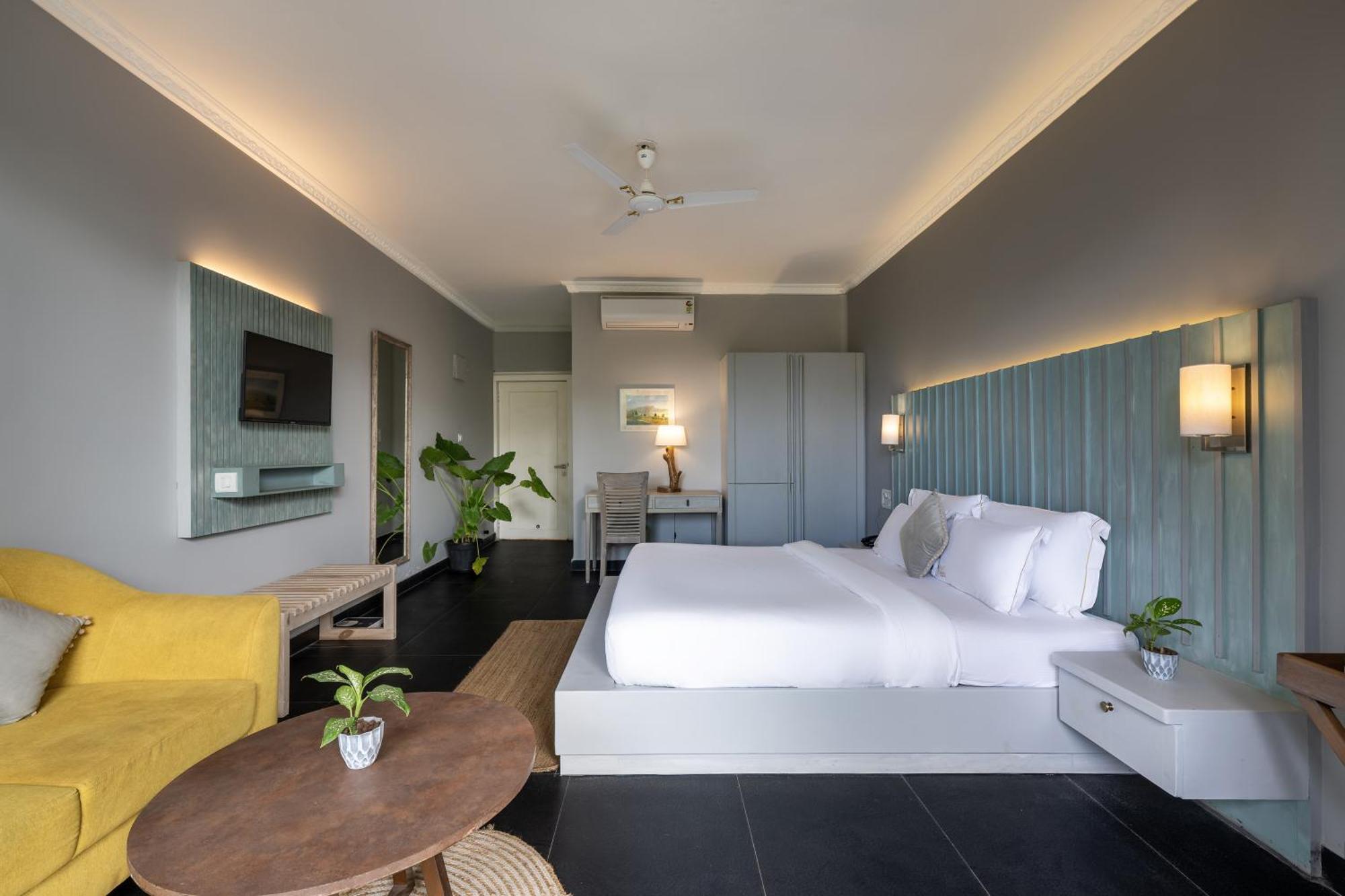 Отель Echor Samara Morjim Goa Sea View Restro Экстерьер фото